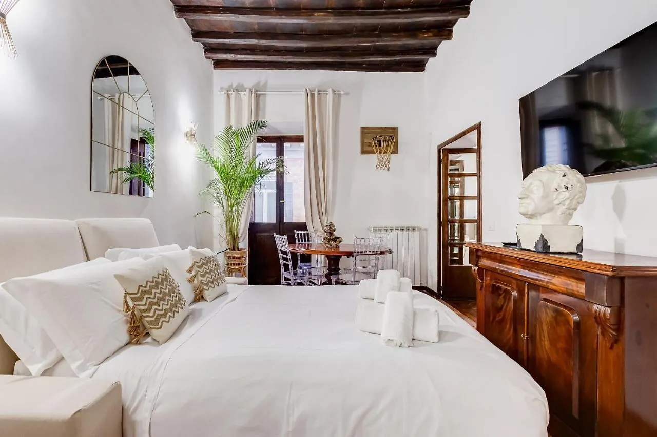 Apartment Giulio Cesare Deluxe - Spanish Step Romedreamhome Italy